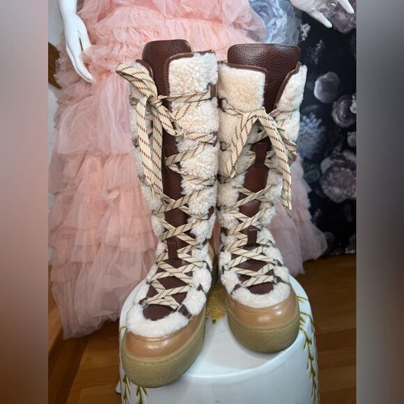 Wilder Mukluk Boots/ size 9 - Picture 9 of 15